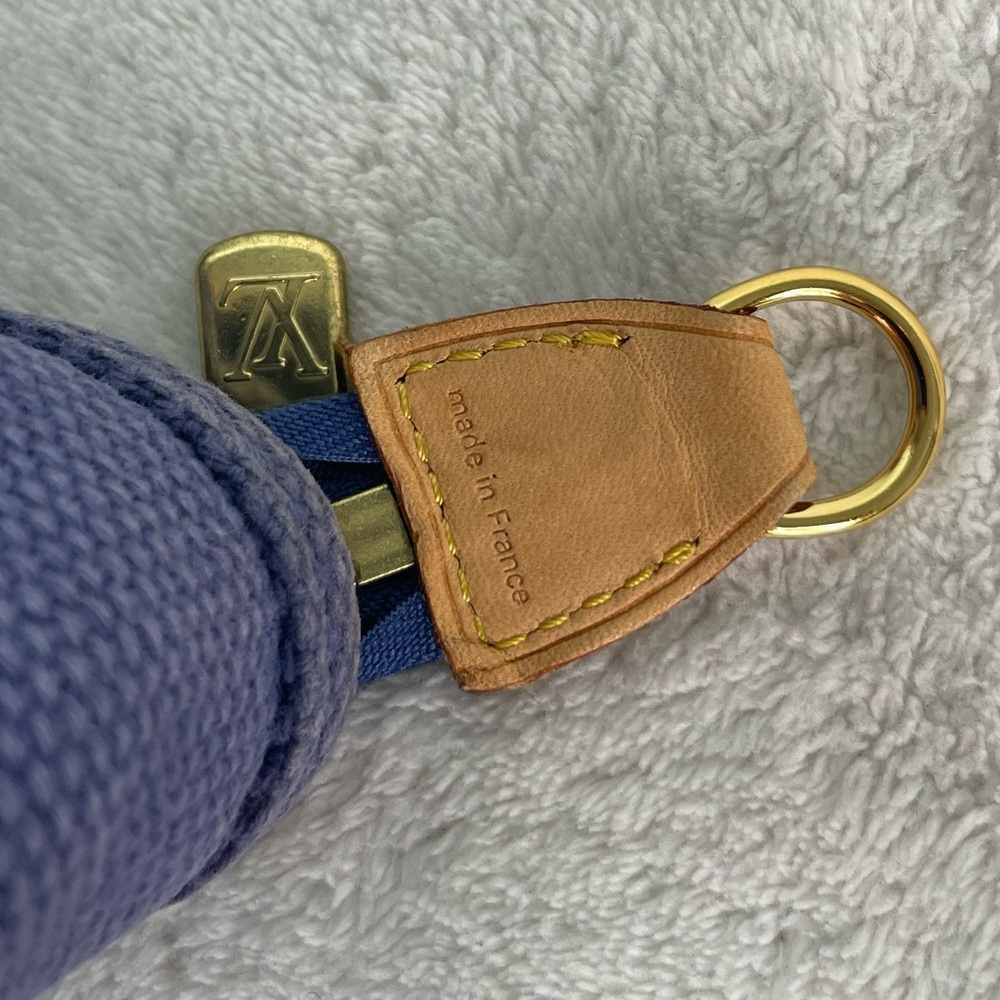 Louis Vuitton Antigua
Cabas Blue MM Tote Bag - Picture 8 of 17